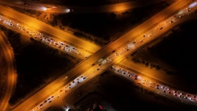 Tatilciler dönüşe geçti, trafik yoğunluğu arttı