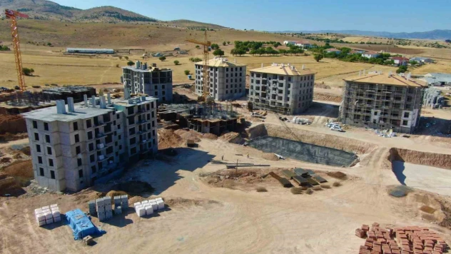 Temelini Cumhurbaşkanı Erdoğan atmıştı: Kalıcı konutların yapımı hızla sürüyor