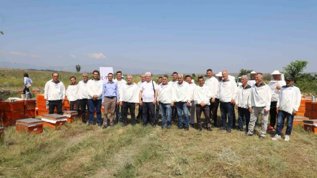 TİKA'dan Kuzey Makedonya'da arıcılara kovan ve eğitim desteği
