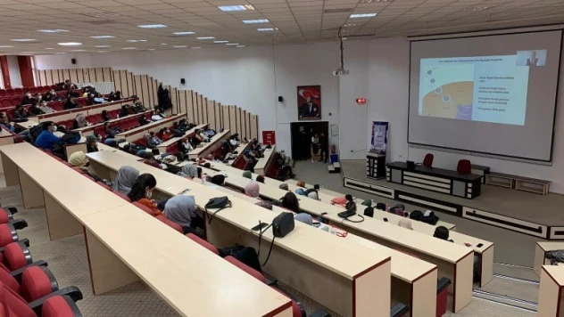 Tıp fakültesini okuyanlar, bir yandan da bilim doktorası yapacak