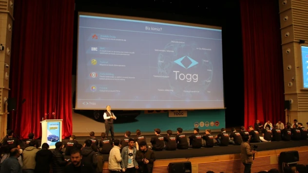 Eski telefonların akıllı telefonlara geçerken yaşadığı dönüşüm, şu anda otomotiv sektöründe yaşanıyor