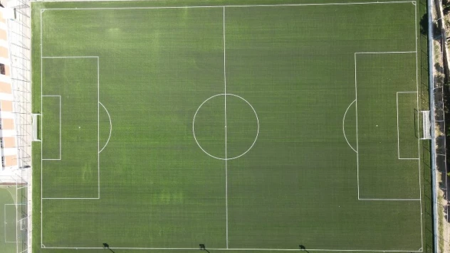 Tomarza ilçe stadı ve spor salonu tamamlandı