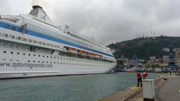 Trabzon Limanı 5 yıl aradan sonra ilk kez bir Kruvaziyer gemisini ağırladı