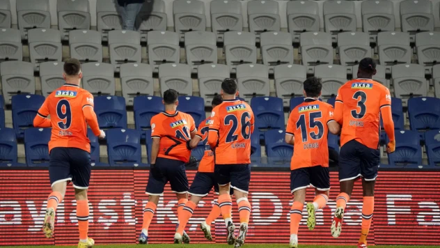 Trendyol Süper Lig: RAMS Başakşehir: 1 - Pendikspor: 1 (İlk yarı)
