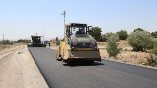 Turan Mahallesi'ne yeni yollar açılarak asfaltlanıyor