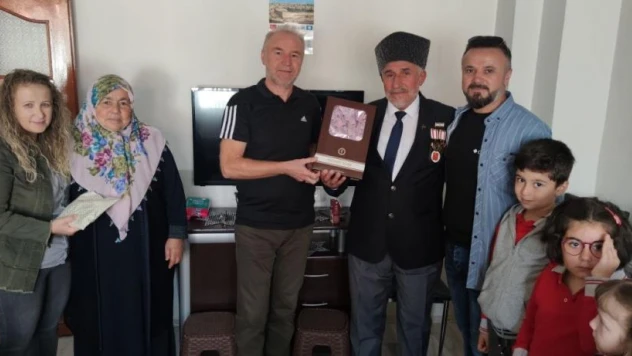 Türk askeri her yere sevgiyi ve barışı götürür