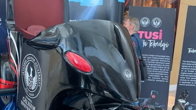 Türk mühendisler ve öğrenciler tarafından üretilen Uçan Araba TUSİ'ye büyük ilgi
