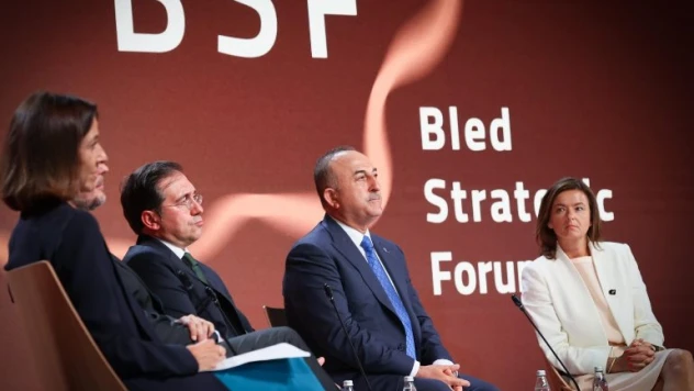 Turkey' yerine 'Türkiye' ifadesini kullanması için uyarıda bulundu.