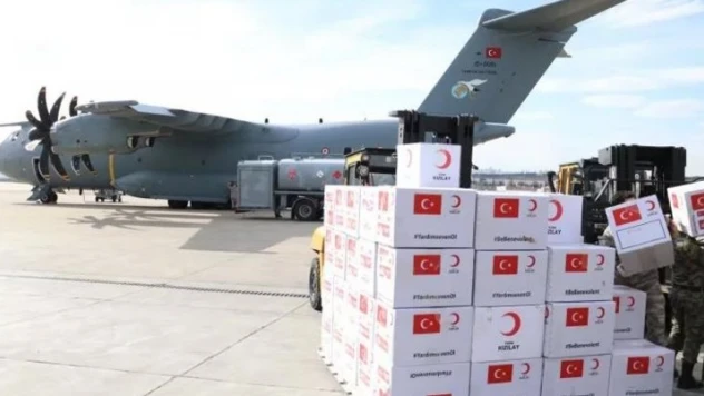 Türkiye'den Pakistan'a insani yardım uçağı