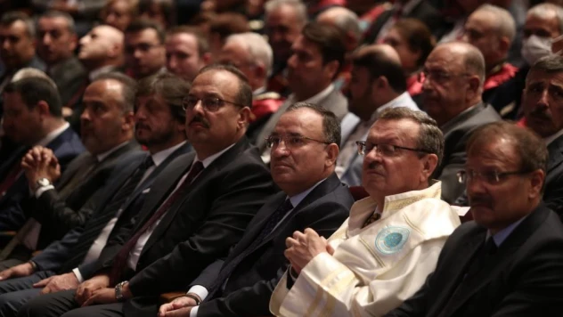 Türkiye eninde sonunda yeni bir anayasa yapacaktır