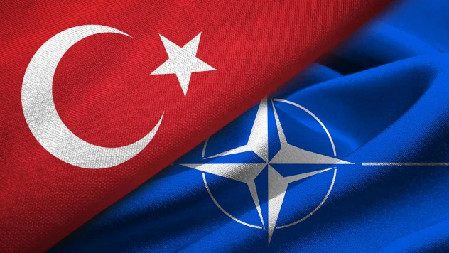 Türkiye'nin NATO'dan ayrılması ya da çıkarılması hala bir hayal.