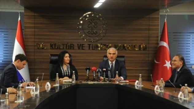 Türkiye ve Paraguay arasında turizm iş birliği anlaşması imzalandı