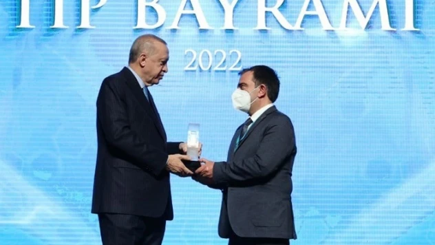 TURKOVAC'ı geliştiren Özdarendeli ödül aldı.