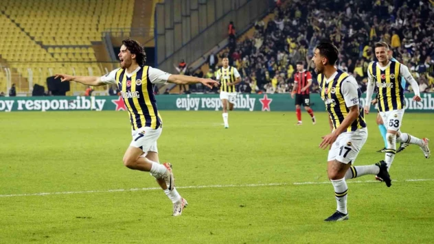 UEFA Avrupa Konferans Ligi: Fenerbahçe: 1 - Spartak Trnava: 0 (İlk yarı)