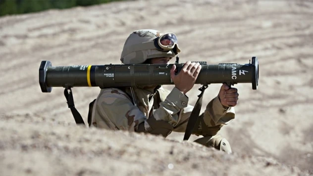Ukrayna'ya 5.000'lik ikinci parti AT4 tanksavar silahının teslim edildiğini duyurdu.
