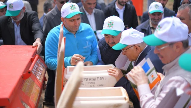 Üretenin hizmetkarıyız