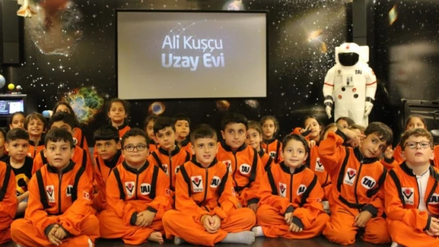 Uzay eğitimleri başladı: Tüm Türkiye'den kayıt alınıyor