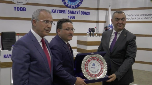 Vali Çiçek: 'İşsiz gençleri istihdam eden sanayiciler suçla mücadelede bize destek oluyor'