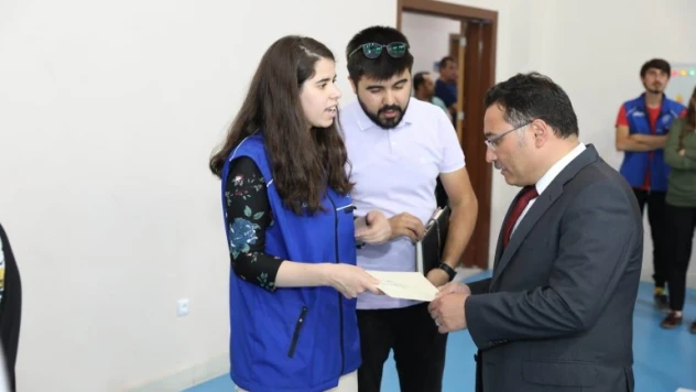 Vali  Çiçek milli sporcular ile buluştu