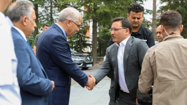 Vali Çiçek Talas İlçesi'ni Ziyaret Etti