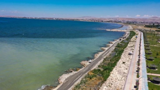 Van Gölü'nden 500 bin metreküp dip çamuru çıkarıldı