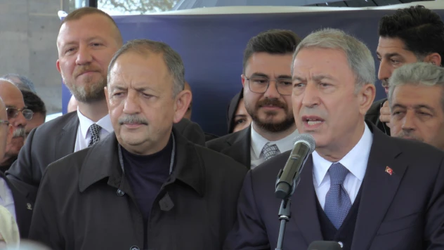 Vatandaşlarımızın terörle arasında mesafe olmayanlarla aralarına mesafe koyması lazım