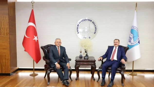 Veysel Eroğlu'ndan Başkan Büyükkıç'a ziyaret