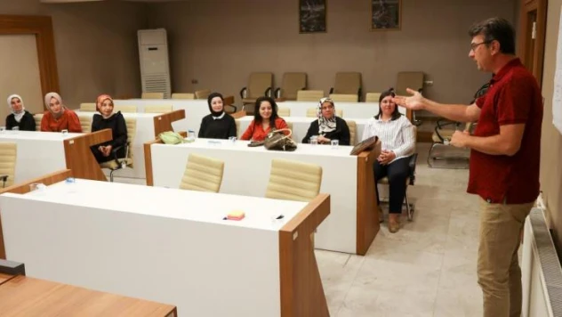 Yahyalı Belediyesi ilk 'Kadın Kooperatifi'ni kurdu