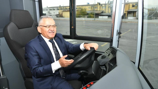 Yeni otobüslerin ilk testini Başkan Büyükkılıç yaptı