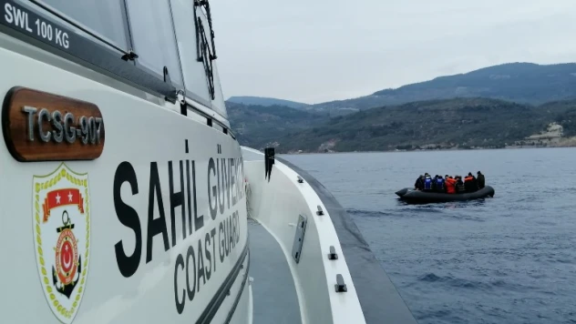 Yunan unsurlarınca ölüme terk edilen 82 göçmen kurtarıldı