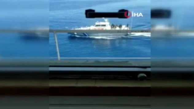 Yunanistan Ege'de gemiye ateş açtı