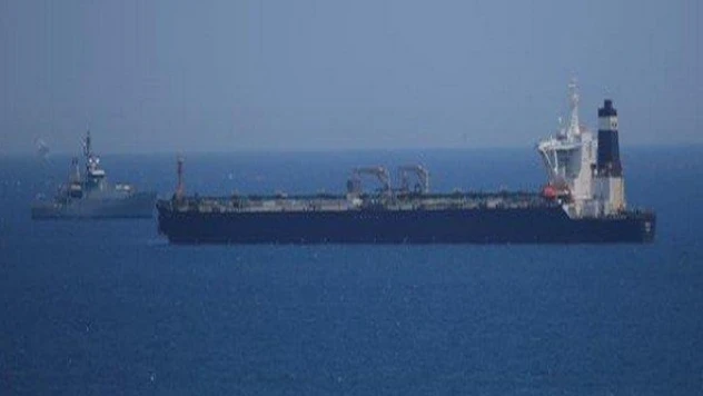 Yunanistan Rus tankerine el koydu