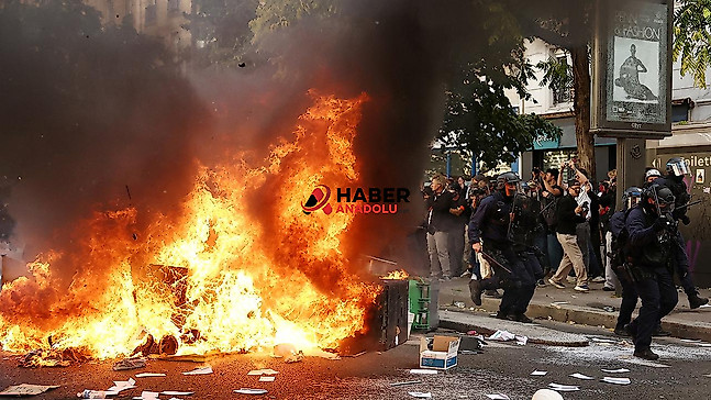 Fransa'da öğrenciler için uzaktan eğitim dönemi
