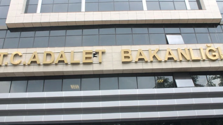 Adalet Bakanlığı’na 20 bin personel alınacak