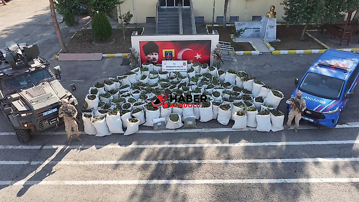 Diyarbakır'da 2 ton 200 kilogram esrar ele geçirildi