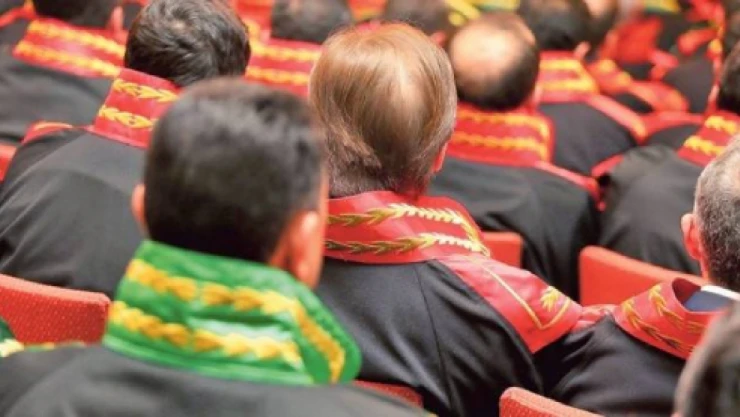 510 hakim ve savcının görev yeri değişti.