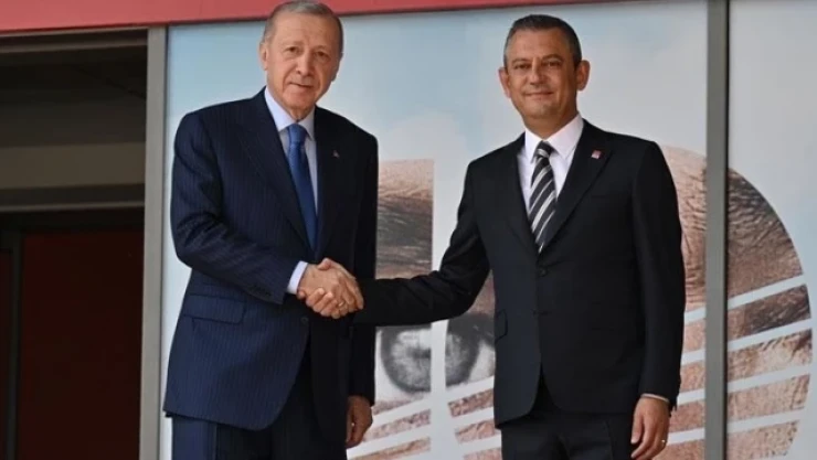 AK Parti Sözcüsü Ömer Çelik: (Erdoğan-Özel görüşmesi) Görüşmede ekonomiyle ilgili konular da gündeme geldi.