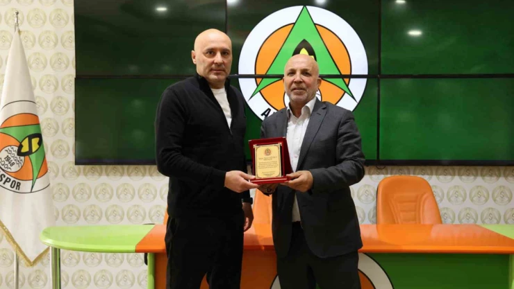Alanyaspor'da Sami Uğurlu dönemi sona erdi