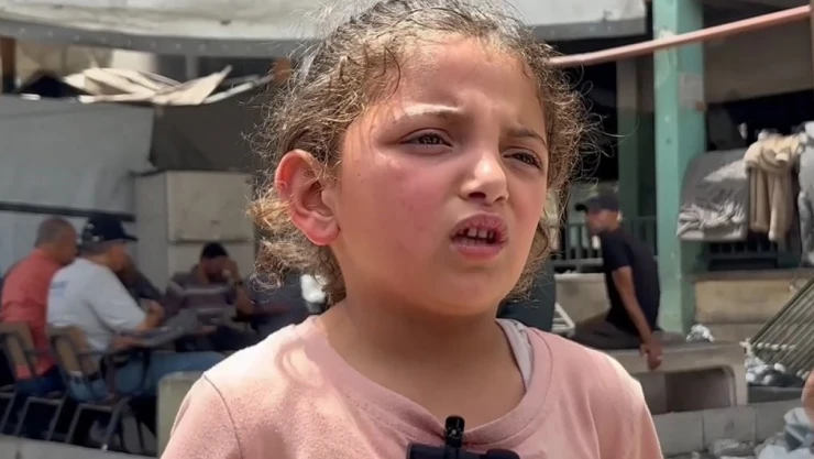 Alevler içinde yürüyen 5 yaşındaki Ward: 'Bize korkunç şeyler oldu. İsrailliler kardeşlerimi öldürdü.