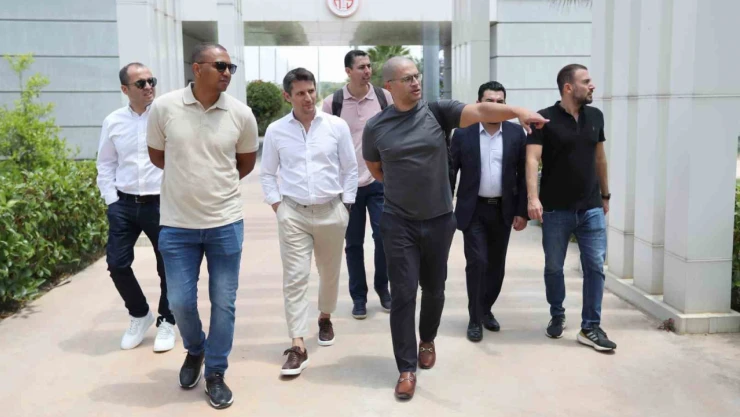 Alex de Souza Antalyaspor'un tesislerini gezdi