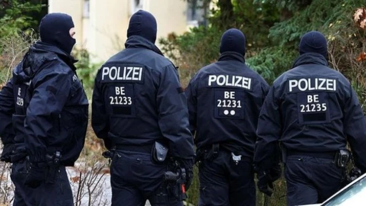 Almanya'da darbe planlamak suçlamasıyla 13 kişi tutuklandı