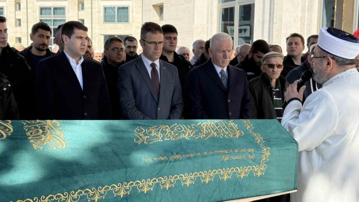 Avcılar'da katledilen anne ve 3 çocuğu son yolcuğuna uğurlandı