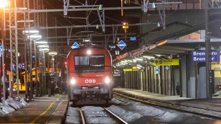 Avusturya'da şehirlerarası trende yolculara Hitler'in konuşması dinletildi