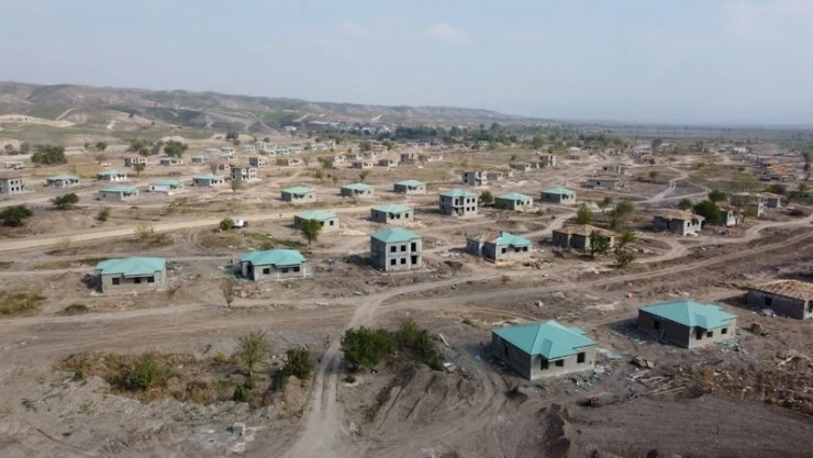 Azerbaycan'ın Karabağ bölgesinde vatandaşların yerleştirilmesine başlandı