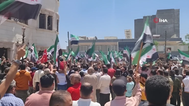 Azez'de Türkiye'nin beklenen kara harekatına destek gösterisi