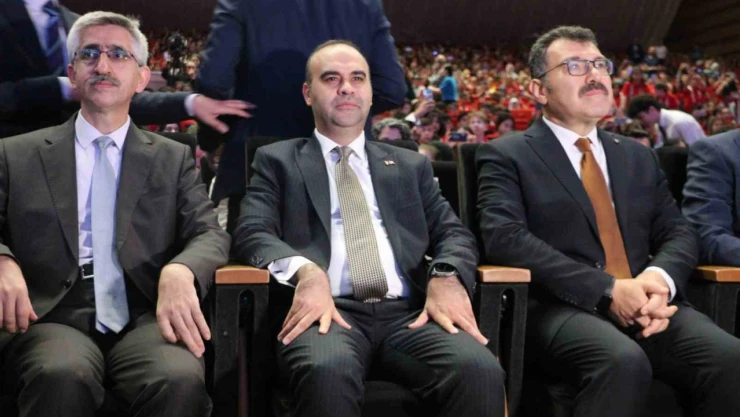 Bakan Kacır: 'Türkiye'yi kendi teknolojisini geliştiren, rekabet edebilen bir ülke haline getirmek için çalışıyoruz'