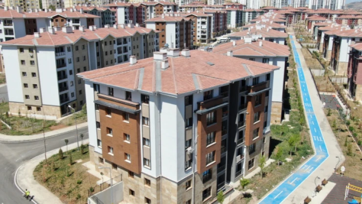 Bakan Murat Kurum: Sosyal konut hamlesine ilk günde 92 bin başvuru yapıldı