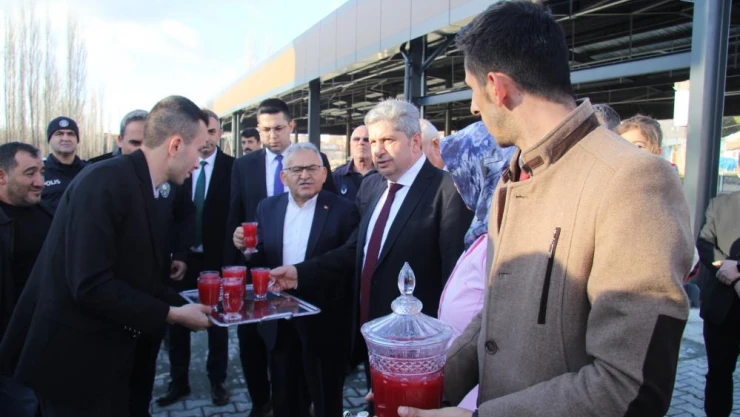 Başkan Büyükkılıç, Bünyan'da Büyükşehir'in çalışmalarını denetledi, esnafla buluştu