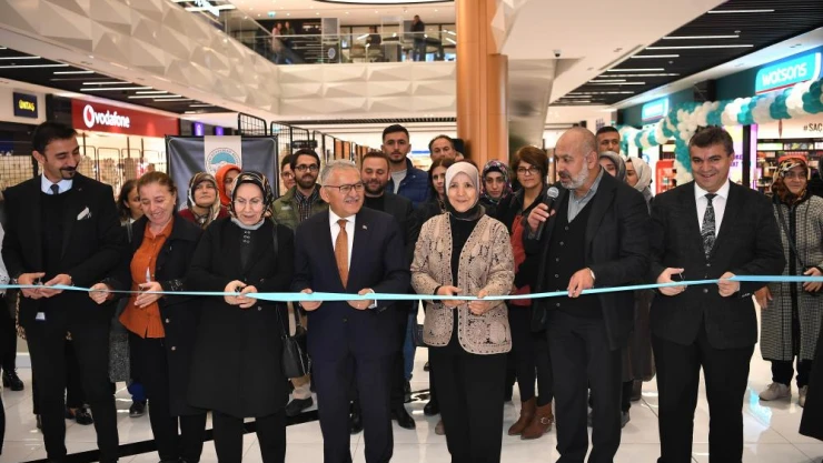 Başkan Büyükkılıç, 'Dantel Anglez El Sanatları Sergisi'nin açılışını yaptı