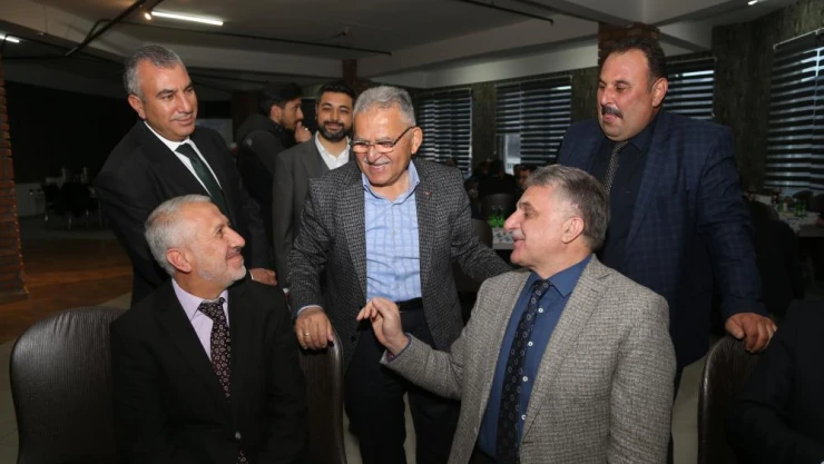 Başkan Büyükkılıç, hafız öğrenciler ve depremzede vatandaşlarla iftar sofrasında buluştu
